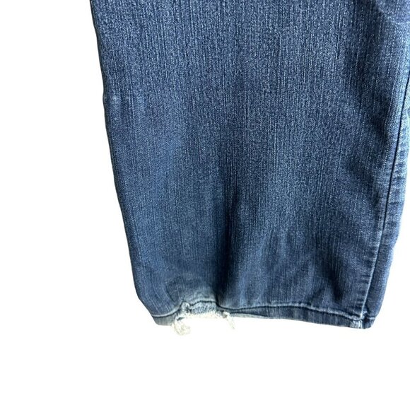 Women Signature Jeans Straight Leg Distressed Hem Size 18 Sku 1480-A18 - Picture 9 of 11